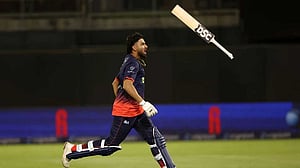শেষ ওভারে হ্যাটট্রিকের পর শেষ বলে ছক্কায় রোমাঞ্চকর জয়