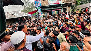 নোয়াখালীতে ছাত্রলীগের মিছিল: অভিযানে আটক আরও ২৫, ওসি প্রত্যাহার