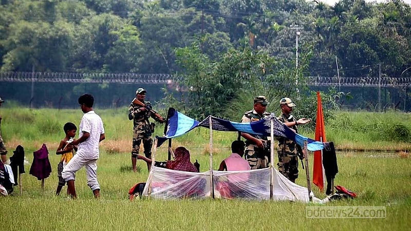 ‘পুশ ইন’: সীমান্তের শূন্য রেখায় নথিহীন মানুষ, আইন কী বলে?