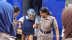 রামিসা হত্যার আসামি স্বপ্না আদালতে এসে ‘অসুস্থ’
