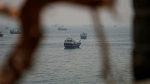 ৩ নাবিক নিহতের ঘটনায় যুক্তরাষ্ট্রকে জাহাজে হামলা বন্ধের আহ্বান ভারতের