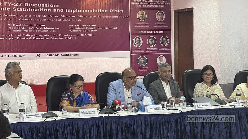 রপ্তানি বহুমুখীকরণের কথা বলা হলেও ‘মিক্সড সিগন্যাল’ দেখছেন নাসিম মঞ্জুর