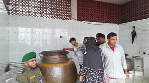 শাহজালাল মাজারের দান কীভাবে খরচ হয়, আইন কী বলে