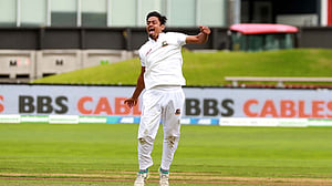 ৭ উইকেটে তাইজুলের রেকর্ডময় দিনেও জিম্বাবুয়ের বিশাল লিড