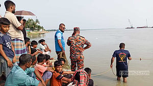 টাঙ্গাইলে বন্ধুদের সঙ্গে যমুনায় গোসলে নেমে স্কুলছাত্র নিখোঁজ