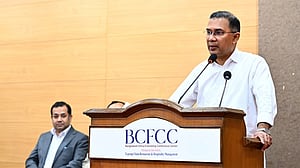 অসম্ভব একটা চাপ অনুভব করছি দায়িত্বে: প্রধানমন্ত্রী