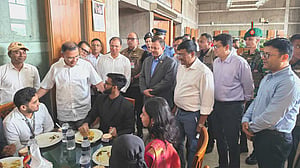 সংসদে আসা শিক্ষার্থীদের নিয়ে প্রধানমন্ত্রীর মধ্যাহ্নভোজ