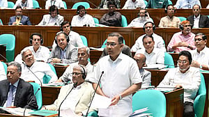 করমুক্ত আয়সীমা বাড়ানোর, ‘কালো টাকা সাদা করার’ সুযোগ বন্ধের প্রস্তাব প্রধানমন্ত্রীর