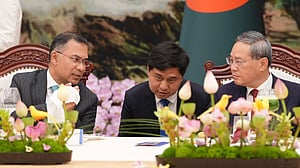 রোহিঙ্গা সংকট সমাধানে পাশে থাকার প্রতিশ্রুতি চীনের: পররাষ্ট্র উপদেষ্টা