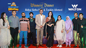 ক্রিকেটার ও অভিনেত্রীর সঙ্গে সময় কাটালেন ওয়ালটনের ২৪ ক্রেতা