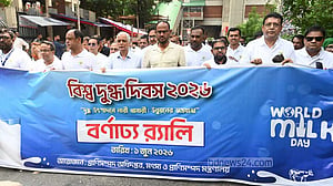 দুধের উৎপাদন বাড়িয়ে আমদানি কমাতে হবে: প্রতিমন্ত্রী