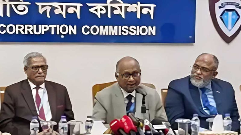 দুদকের মোমেন কমিশনের পদত্যাগ