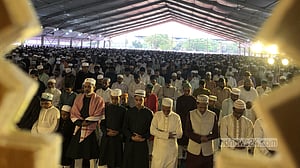 ইরানের জয় চেয়ে ঈদের মোনাজাত