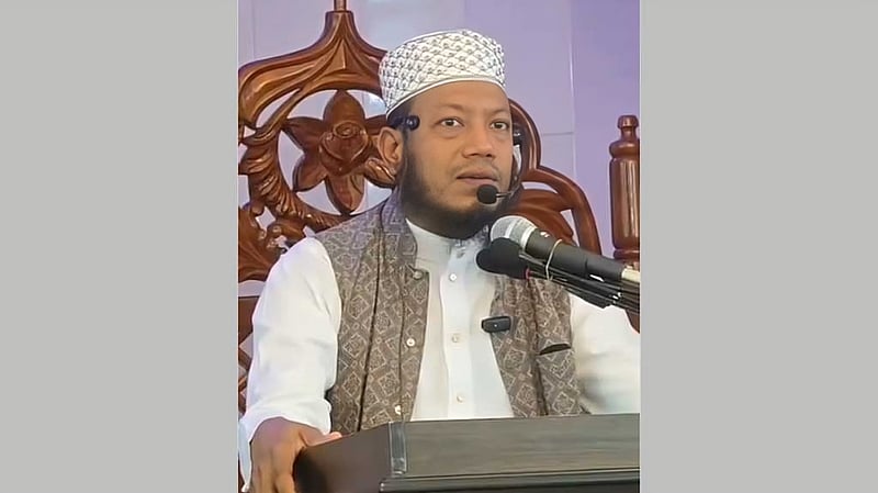 জ্বালানিমন্ত্রী টুকুকে ‘নাস্তিক ও ইসলামবিদ্বেষী’ বললেন আমির হামজা