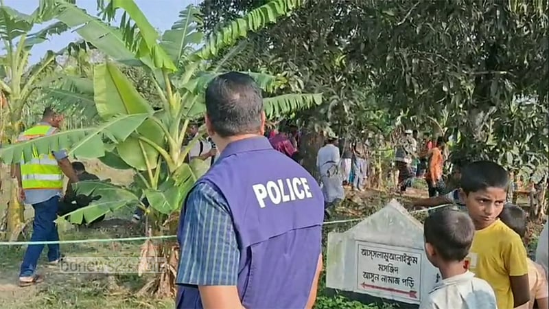 বাগেরহাটে রাস্তায় পড়েছিল কিশোরীর গলা কাটা লাশ