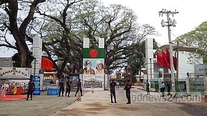 ভালো কাজের আশায় অবৈধ পথে ভারতে, সাজা খেটে ফিরলের ৫ নারী