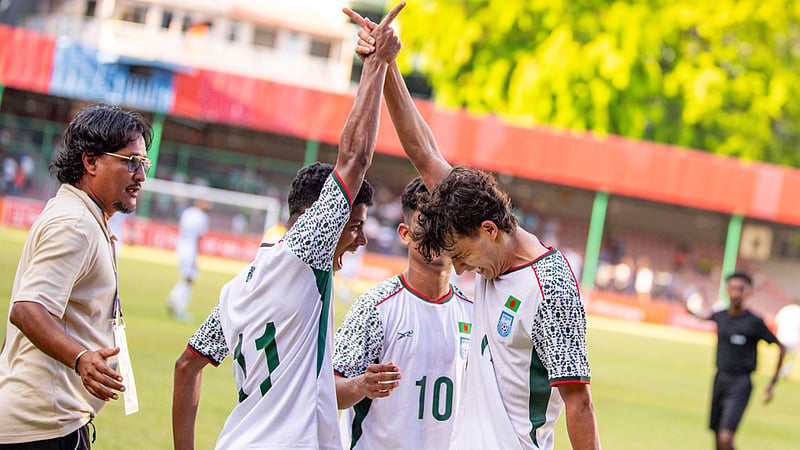 সুলিভানের জোড়া গোলে পাকিস্তানকে হারিয়ে দারুণ শুরু বাংলাদেশের