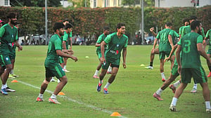 প্রবাসী সমর্থকদের পাশে পেয়ে অনুপ্রাণিত শোমিত-হামজারা