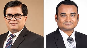 ব্যাংকার্স ক্লাবের নেতৃত্বে রাশেদ-রশীদ