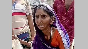 বরগুনায় ছিনতাইকারীর কবলে ভিক্ষুক, খোয়ালেন দুল-নাকফুল