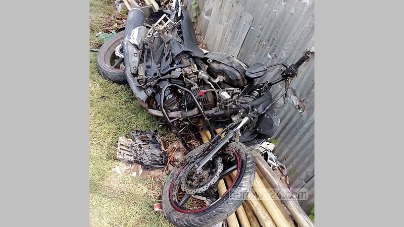 বরিশালে দুই মোটরসাইকেলের সংঘর্ষে নিহত তরুণ