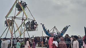 যমুনা পাড়ে ঈদ আনন্দ, মানুষের মিলনমেলা