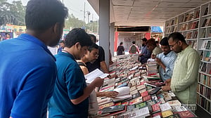 বইমেলা: বেশি কবিতার বই, বিক্রিতে এগিয়ে উপন্যাস