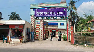 বরগুনায় দিনে-দুপুরে ঘরে ঢুকে গৃহবধূকে হত্যা, স্বর্ণালংকার ও টাকা লুট