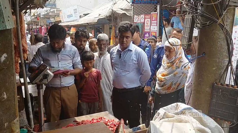 চাঁদপুরে মরা মুরগি বিক্রির চেষ্টা, ব্যবসায়ীকে জরিমানা