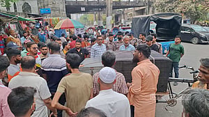 ৭ মার্চের ভাষণ বাজিয়ে মগবাজারে পদযাত্রা, চানখারপুলে দুজন আটক