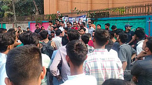 ঢাকা পলিটেকনিকে রাতে ছাত্রদল-শিবির সংঘর্ষ, দিনে বিক্ষোভ