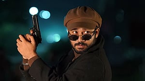 আততায়ীর প্রেমের গল্পে ‘ছায়াসঙ্গী’