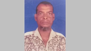 চুয়াডাঙ্গায় প্রাচীর নির্মাণ নিয়ে বিবাদে একজনকে পিটিয়ে হত্যা