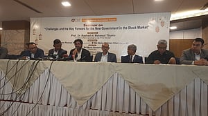 পুঁজিবাজারের রূপান্তর পরিকল্পনা আগামী বাজেটে: প্রধানমন্ত্রীর উপদেষ্টা