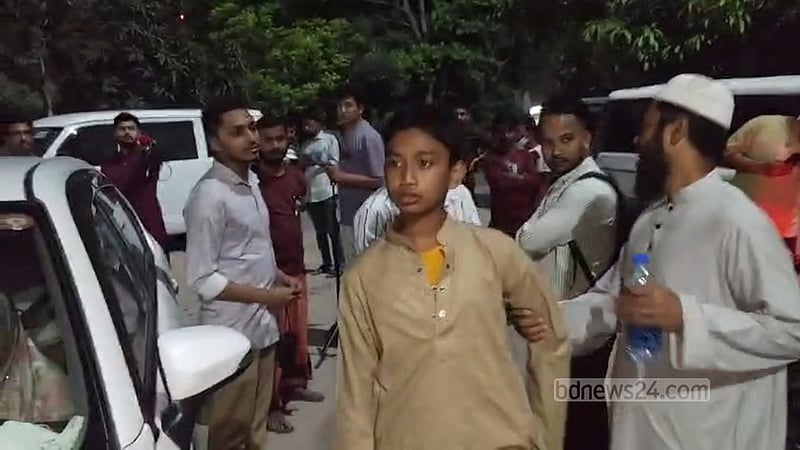 কুমিল্লায় নিহত ৫: চোখের সামনেই বাবা-মা-ভাই-বোনকে হারাল আবরার