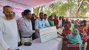 প্রধানমন্ত্রীর ঈদ উপহার পেলেন কুমিল্লা সিটির পরিচ্ছন্নতা কর্মীরা