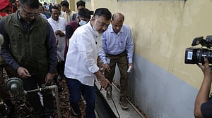 পাঁচ শতাধিক শিক্ষা প্রতিষ্ঠানে ‘মশক নিধন’ অভিযান শুরু ঢাকা উত্তর সিটির
