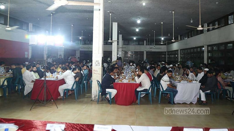 ঢাবি সাংবাদিক সমিতির ইফতারে এক ছাদের নিচে সব ছাত্র সংগঠন