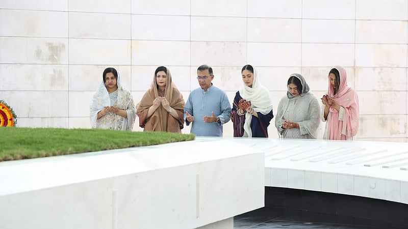 ঈদের নামাজ শেষে বাবা-মায়ের কবর জিয়ারত করবেন তারেক রহমান