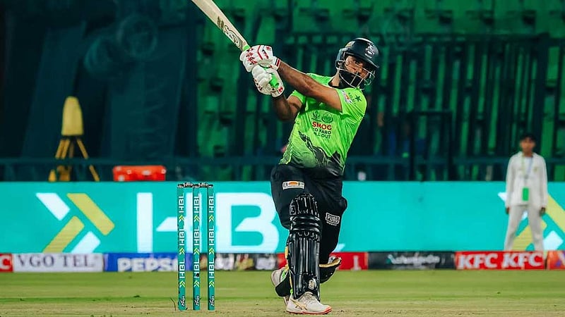 বল টেম্পারিংয়ের দায়ে নিষেধাজ্ঞার মুখে ফাখার জামান