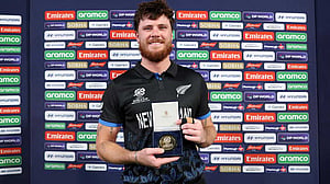 ‘ফিন-টাস্টিক’ অ্যালেনের ব্যাটে রেকর্ডের সুনামি