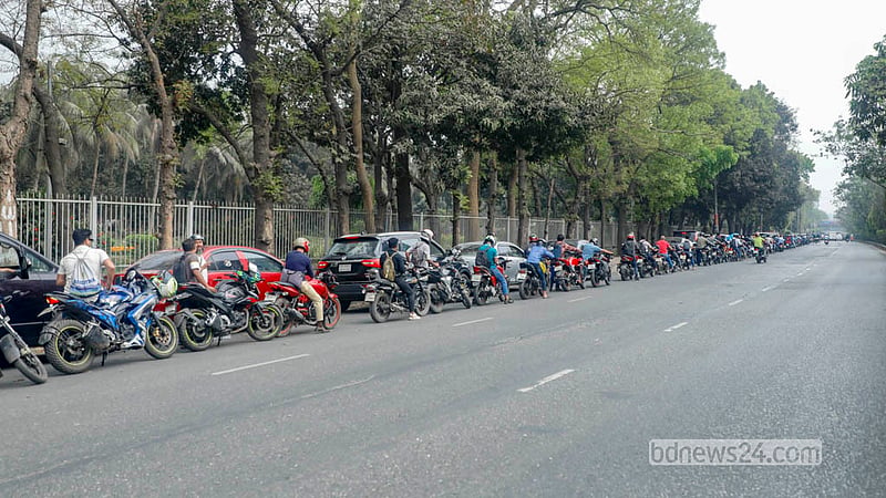 ধনীর বাধানো যুদ্ধে গরিবের পকেটে টান