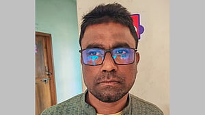 গাইবান্ধায় উপবৃত্তির কথা বলে ছাত্রীকে ধর্ষণের অভিযোগে অধ্যক্ষ গ্রেপ্তার