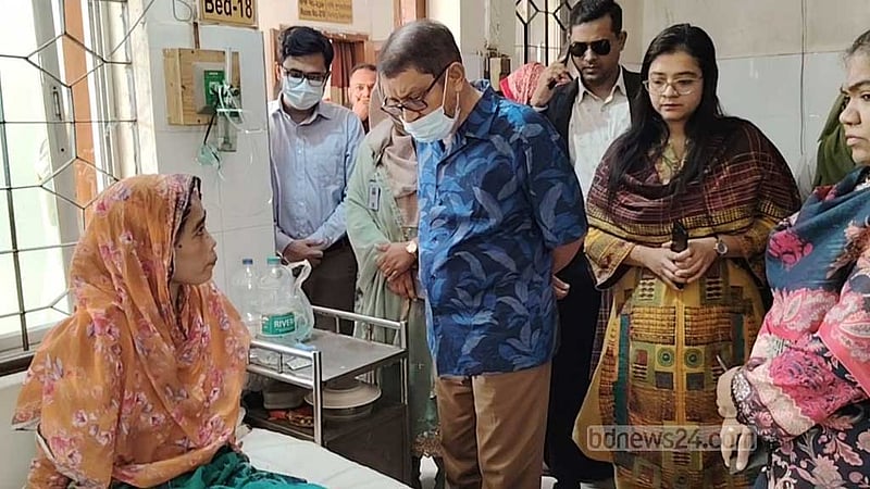 কালীগঞ্জ হাসপাতালে স্বাস্থ্যমন্ত্রীর ঝটিকা সফর, অনুপস্থিতিসহ নানা অনিয়ম