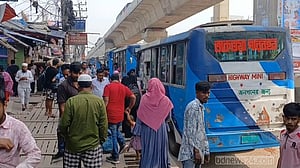 ঈদযাত্রা: গাজীপুরে বেড়েছে ঘরমুখো মানুষ-যানবাহনের চাপ