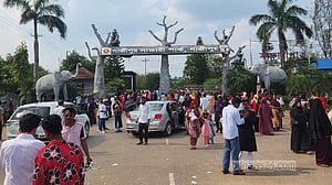 গাজীপুর সাফারি পার্কে নতুন তিন সিংহ, ঈদে দর্শনার্থীদের ভিড়