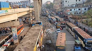 যানজট আর বাড়তি ভাড়ায় ঈদযাত্রার স্বস্তি উধাও