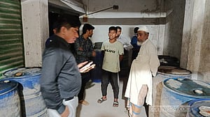 গোপালগঞ্জে ডিজেল মজুত করায় গুনতে হল জরিমানা