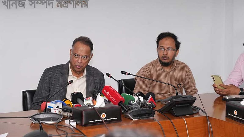 যুদ্ধ পরিস্থিতিতে জ্বালানি সরবরাহে চাপ, ‘রেশনিংয়ের’ ভাবনা