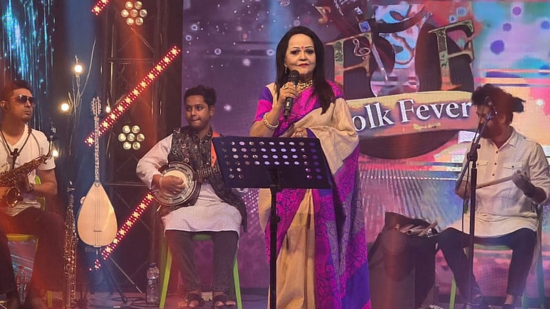 লোকসংগীতের অনুষ্ঠান, সাবিনা ইয়াসমিন গাইলেন পাঁচ গান
